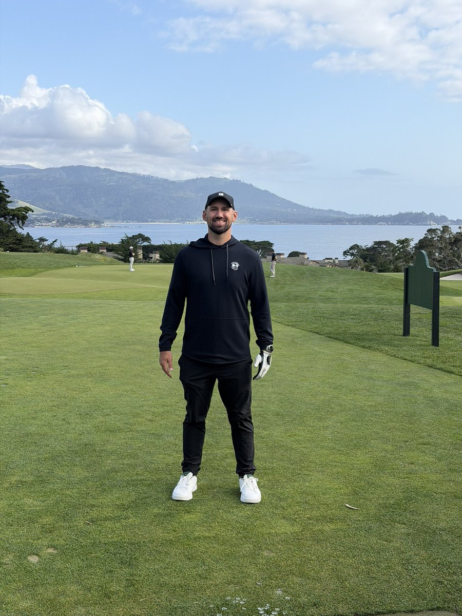 CliftonSellers's tweet photo. 2000: I lost my mom to cancer

2001: I found out I was adopted

2002: I started doing drugs

2004: I started playing football

2007: I battled depression

2010: I went to college

2012: I met my future wife

2018: I became a father

2020: I was in $30,000 credit card debt

2021: I started a Twitter account

2022: I made my first dollar online

2023: I quit my job and went all in

2024: I hit my first million dollar year

2025: Hit my first $2,000,000 year, built our dream home, and continue to pursue a life of meaning

2026: Continuing to go all in on life 

The one thought I had the entire time was that the only person who could get me out of this is myself

Don't ever give up on yourself

These things take time