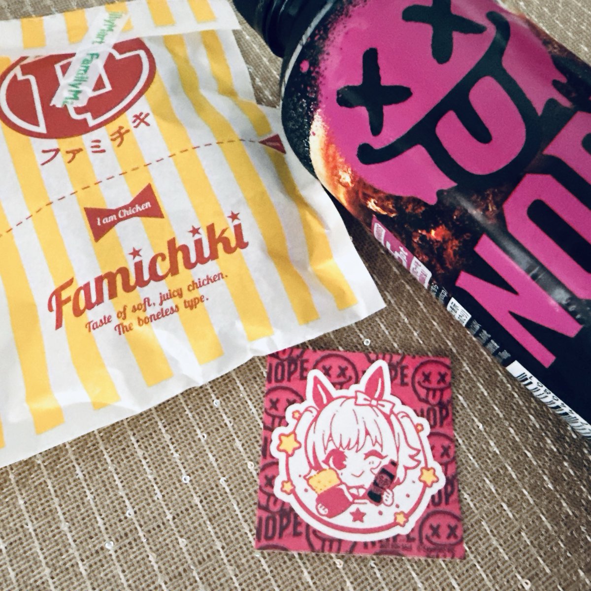 mocomoco_cha3's tweet photo. とりあえず1セット買ってきた
ステッカーかわいい…🫶 https://t.co/gP5IpSF5lu