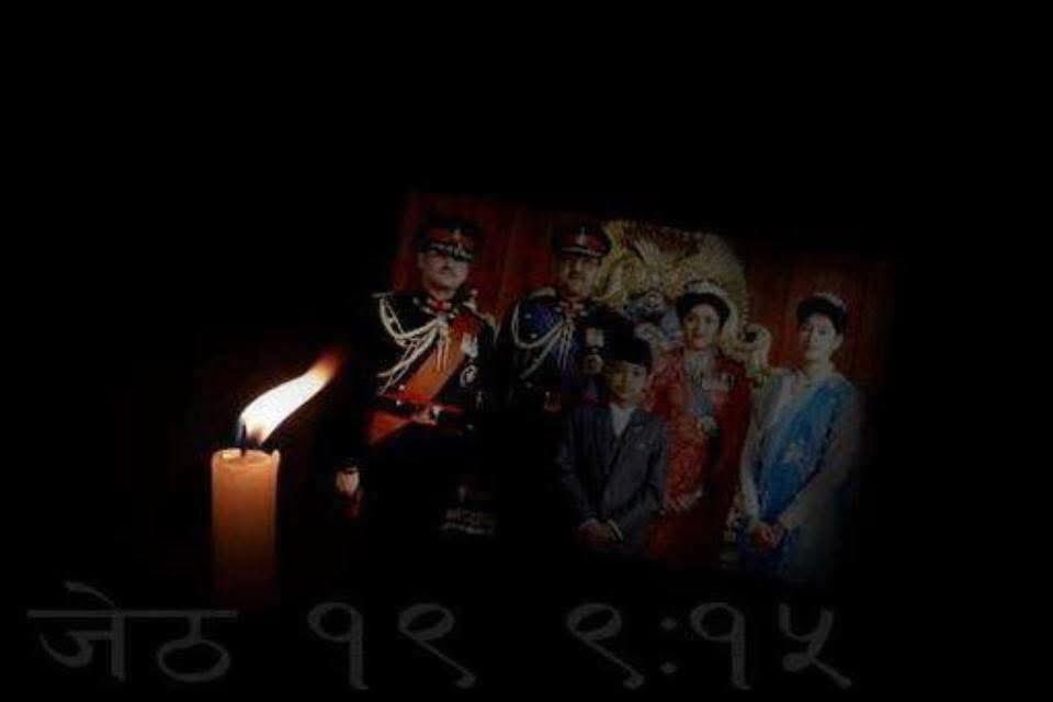 abe_thapa's tweet photo. सम्झिदा भक्कानो फुटेर आऊँछ, नेपाली इतिहासको सबैभन्दा कालो समय जेठ १९ २०५८ ..श्रद्धान्जली राजा रानी र राज परिवारमा .... https://t.co/1pxxeQiJtr