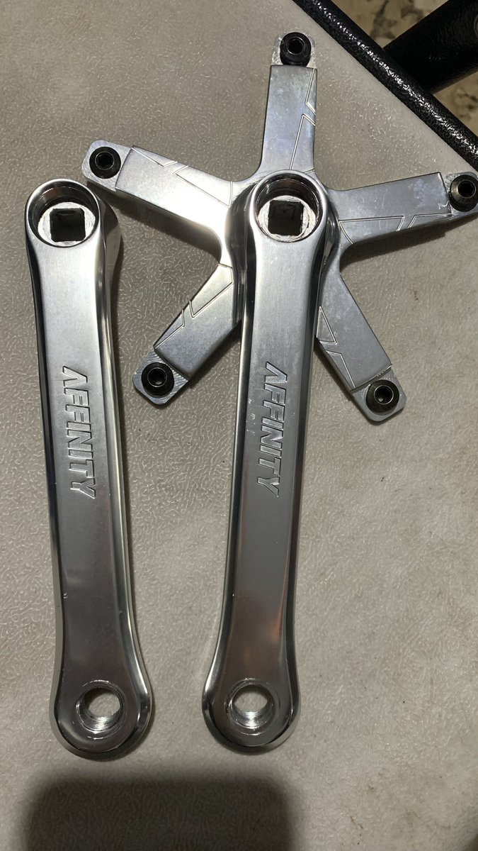 NoeySugiono's tweet photo. crank Affinity Lo Track 
BCD 144 arm 165mm
mulus sesuai photo
2 juta nett.
lok. Bogor 

#fnfjb https://t.co/1MBCHxwBbv