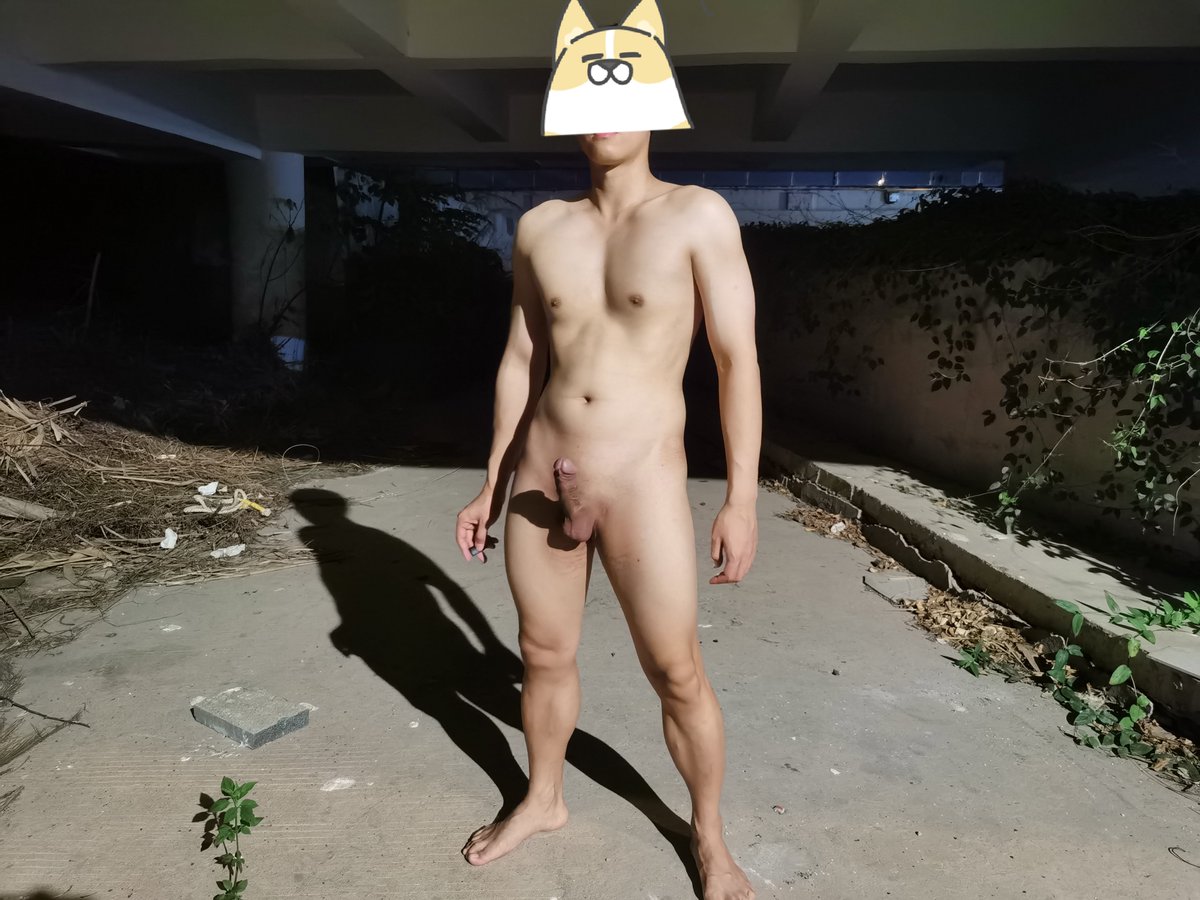 ouyuheng's tweet photo. 昨天六一，有找到喜欢的吗？没找到可以试试我的肉棒！填满你的小穴 https://t.co/SmVkiUikKB