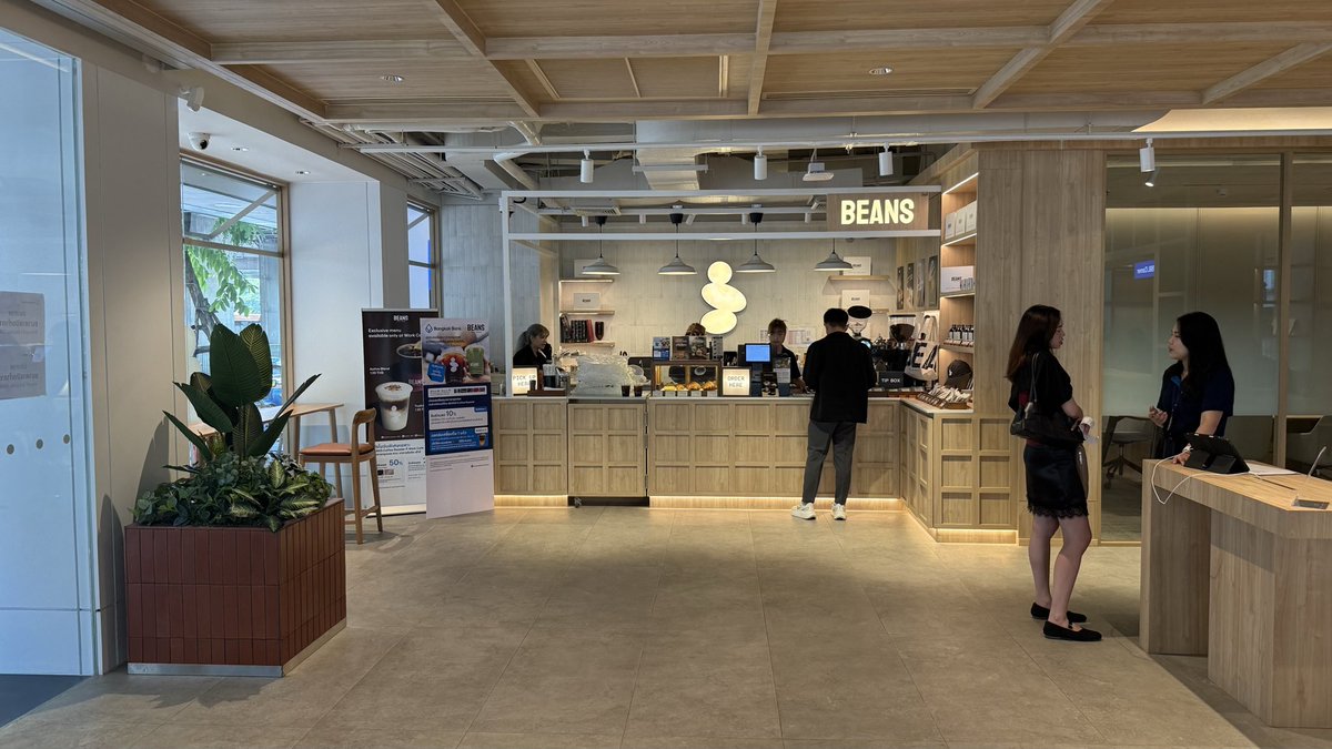 Exlo7's tweet photo. A work cafe what I cannot recommend.
Work Cafe Bangkok Bank, Zuellig House Branch

- the deal breaker was for me the WiFi
- you need a Thai phone number for WiFi
- it is a Bank with BEANS cafe and some tables. 

120 Baht for a Coconut Latte
20min spending time

#buildinpublic https://t.co/axDl6Ic6jv