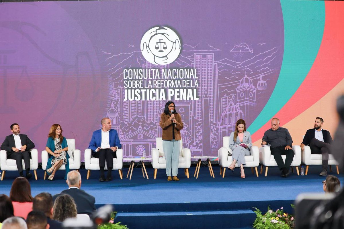 LarryDevoe's tweet photo. Desde la parroquia Petare, estado Miranda, arrancó la Consulta Nacional Sobre la Reforma de la Justicia Penal.

Nos desplegamos por todo el país desde hoy para escuchar a todos los sectores, sin exclusión de ningún tipo, con dos grandes objetivos: En primer lugar, construir un diagnóstico compartido sobre los retos, debilidades y fortalezas del sistema de justicia penal. Y, en segundo lugar, diseñar una hoja de ruta que nos marque el camino hacia el futuro para una transformación profunda del sistema de justicia penal.

Queremos oír tu opinión. 

¡Participa! 

#DDHH #venezuela #ConsultaNacional #justicia