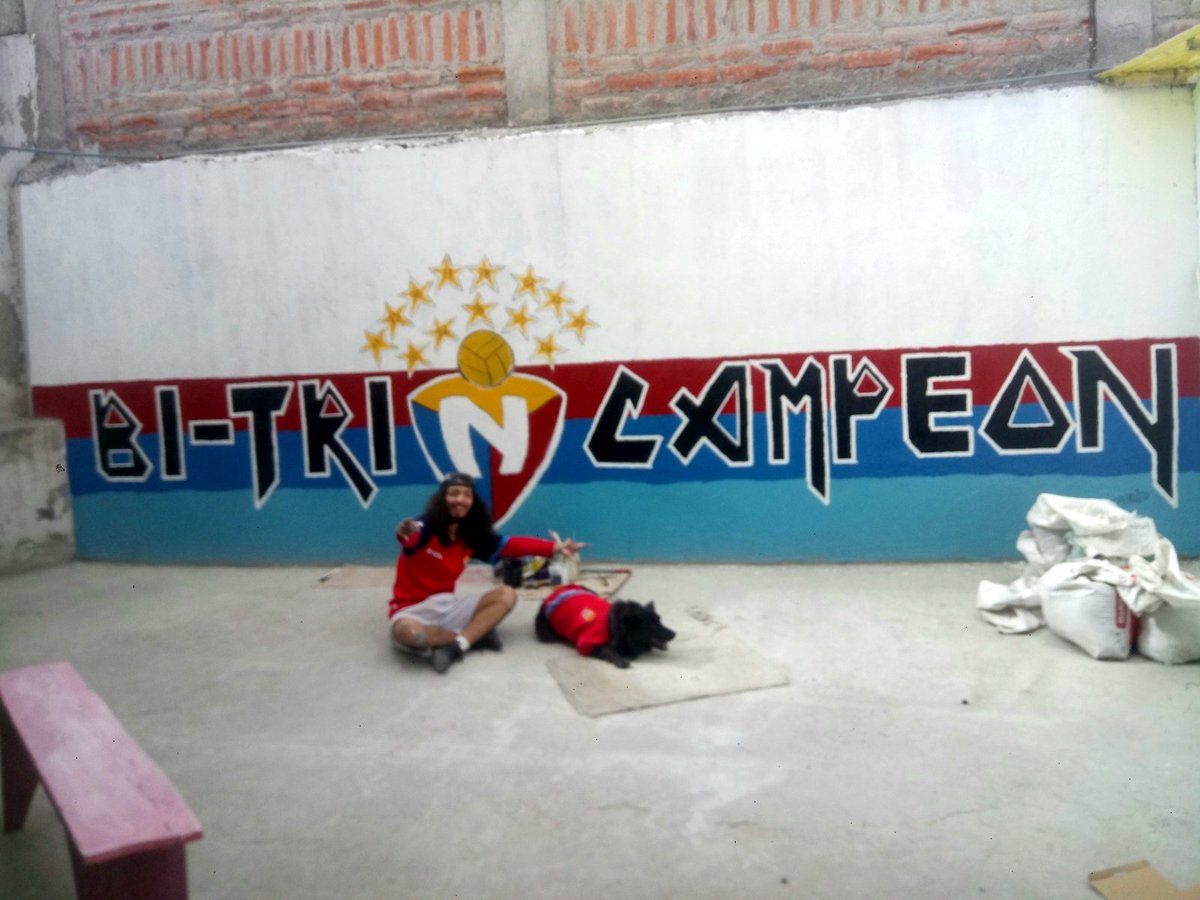 ChaloPM_'s tweet photo. Terminando el día no sin antes saludar a la Gloria del fútbol en su día.
Felices 62 años Bi-Tri CampeóN, la historia seguirá escribiendo páginas gloriosas al hablar de El Club Deportivo El Nacional. https://t.co/HXBntqSany