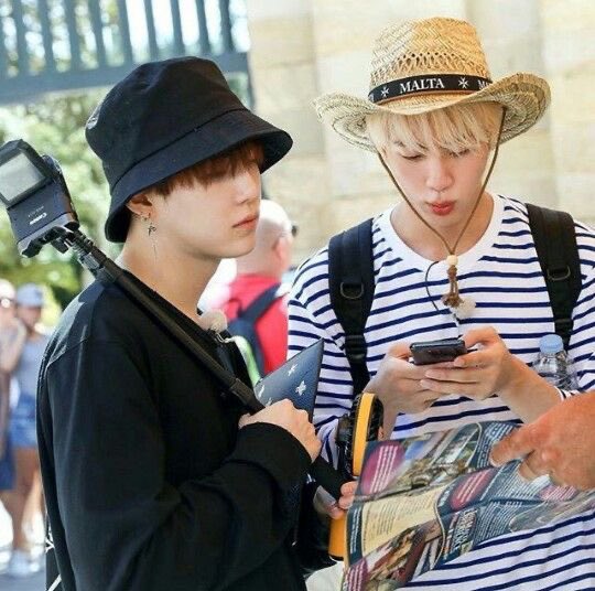 eternalroomates's tweet photo. I still think about this yoonjin date in malta, bon voyage season 3 2018 https://t.co/pdPZPmdkHR