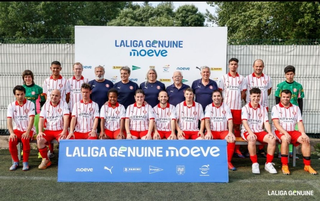 MateosPoch's tweet photo. La foto d'equip, de la 3era Fase de La Liga Genuine 2025/26
Els cracks dels jugadors de l'equip de la @GFCFundacio Genuine, i els que els acompanyem...
A més, molt especial per mi, al jugar-la a Burgos, terra d'una de les meves dues àvies
L'altra era gironina, de Bescanó..
🤍❤️⚽ https://t.co/cNRJclmIUY