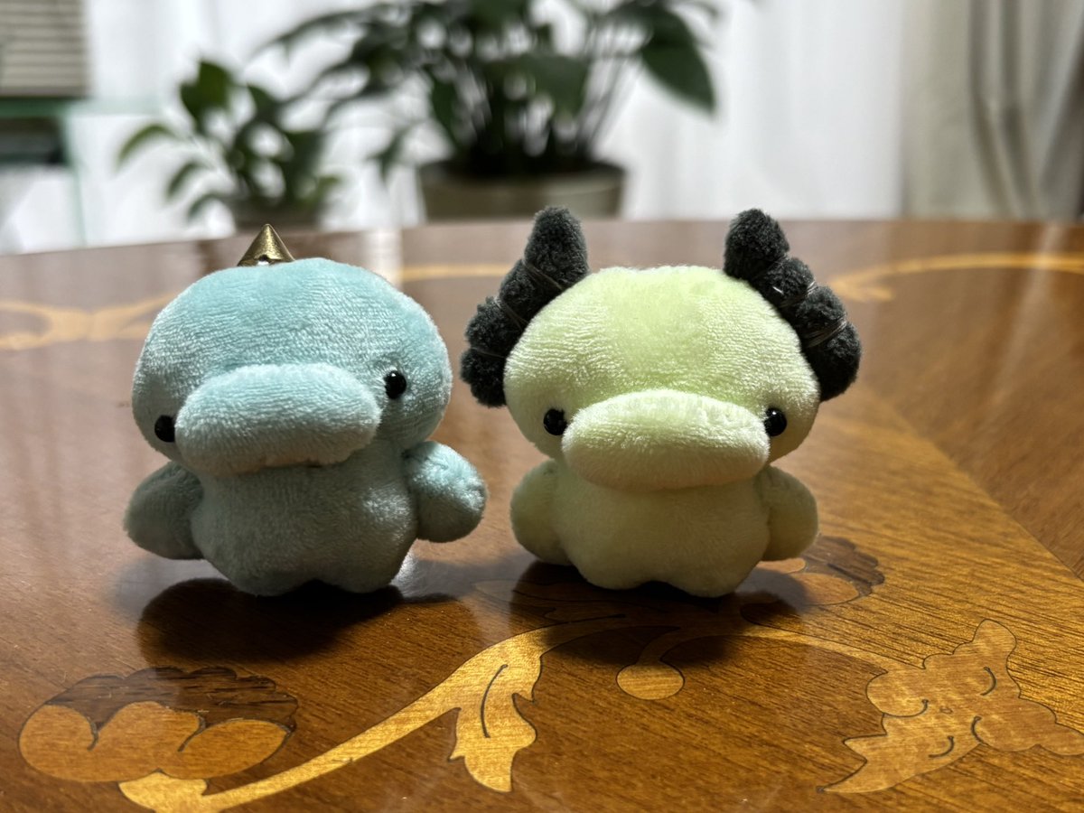 7_k2b's tweet photo. ちまこドラゴン2タイプ試作
黒ツノの方の子はフェルトで作った羽つけてあげる予定 https://t.co/b6NDJOkrws
