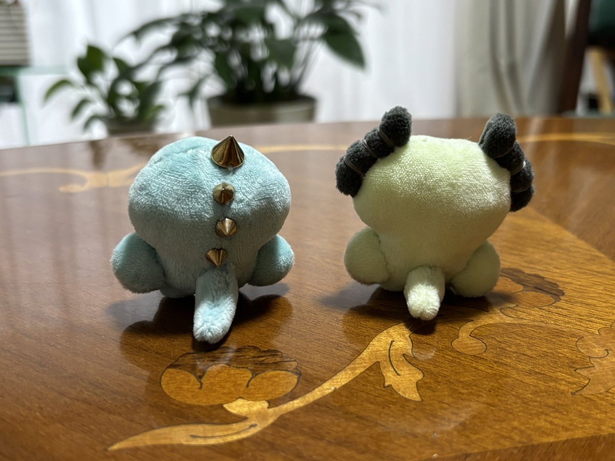 7_k2b's tweet photo. ちまこドラゴン2タイプ試作
黒ツノの方の子はフェルトで作った羽つけてあげる予定 https://t.co/b6NDJOkrws