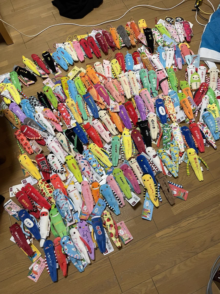 中高生のバッグに付く謎のぬいぐるみ「モケケ」のご当地コレクションが話題