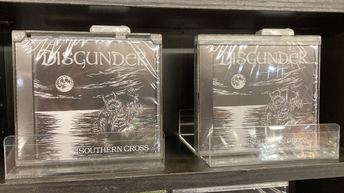 dp2_diskunion's tweet photo. 【PUNK新品CD 新入荷】
■DISGUNDER / SOUTHERN CROSS

Tokyo Darkness Possessed Grinder、13年ぶりの新作フル⚡️
豪速ブラストx姉御シャウトの波状攻撃がものごっつい音圧で襲い掛かる入魂作👊信二氏のリフマスターっぷりも冴えまくりです🔥 https://t.co/VVJmYDWTL2