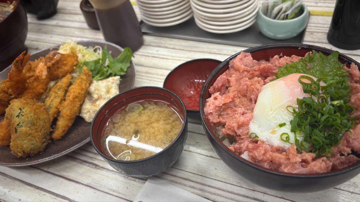 otonoha0327's tweet photo. ねぎトロ丼とミックスフライ
全部美味しかったー！ https://t.co/6HEi1KsRPN