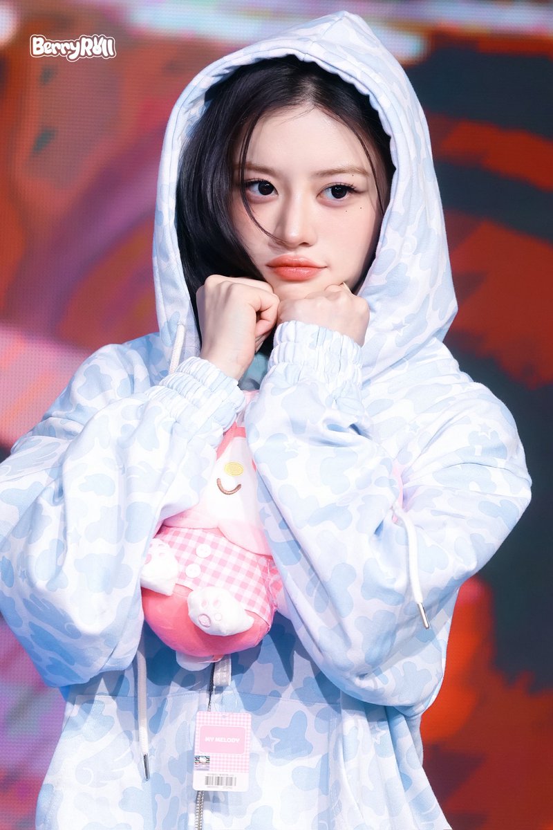 BerryROLL2311's tweet photo. 260517 JUMPUP

#민주 #MINJU #아일릿 #ILLIT https://t.co/wGkQawIWcE