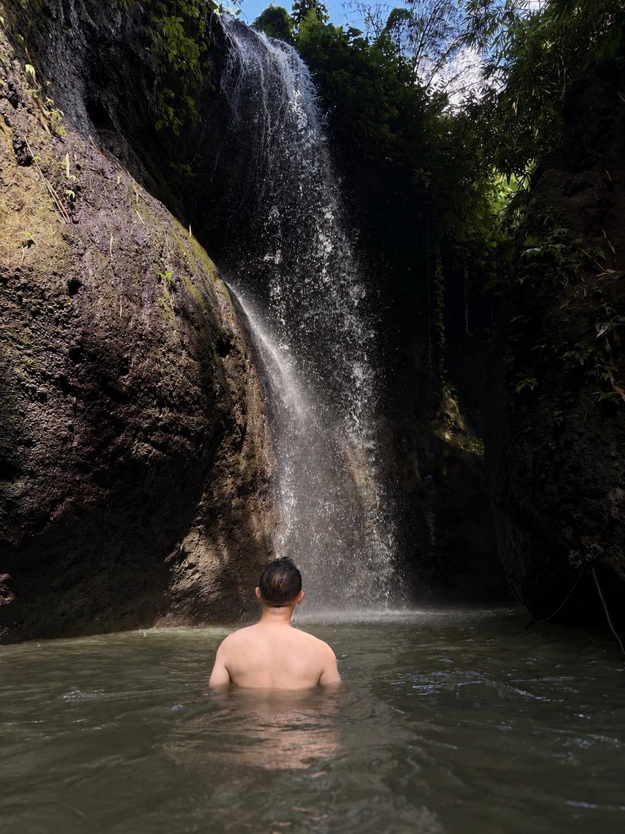 superubay's tweet photo. Udah diniatin banyak topless disini biar belangnya ga terlalu kelihatan.
Tapi tetep aja… https://t.co/4sJqZ23bDk