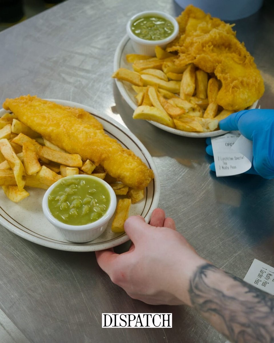 dispatch__media's tweet photo. England’s chippies are getting battered.

In Scarborough — the capital of fish and chips — the Iran war, soaring fuel costs and dwindling fish stocks have sent prices soaring. 

So why do chippy owners keep frying?

@AngusColwell reports: 👇 https://t.co/aJFLpLclCY
