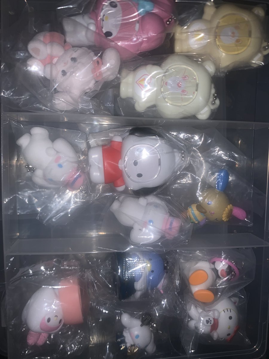 HSMN0615's tweet photo. めじるしアクセサリー ガチャガチャ

譲　1〜4

求　5

ふわふわスノーはクリスタルキティーのみ
商品、送料差額分お支払い可能な方のみ

買取の場合　レート高いものはレート考慮お願い致します https://t.co/IZZvTyrOR0