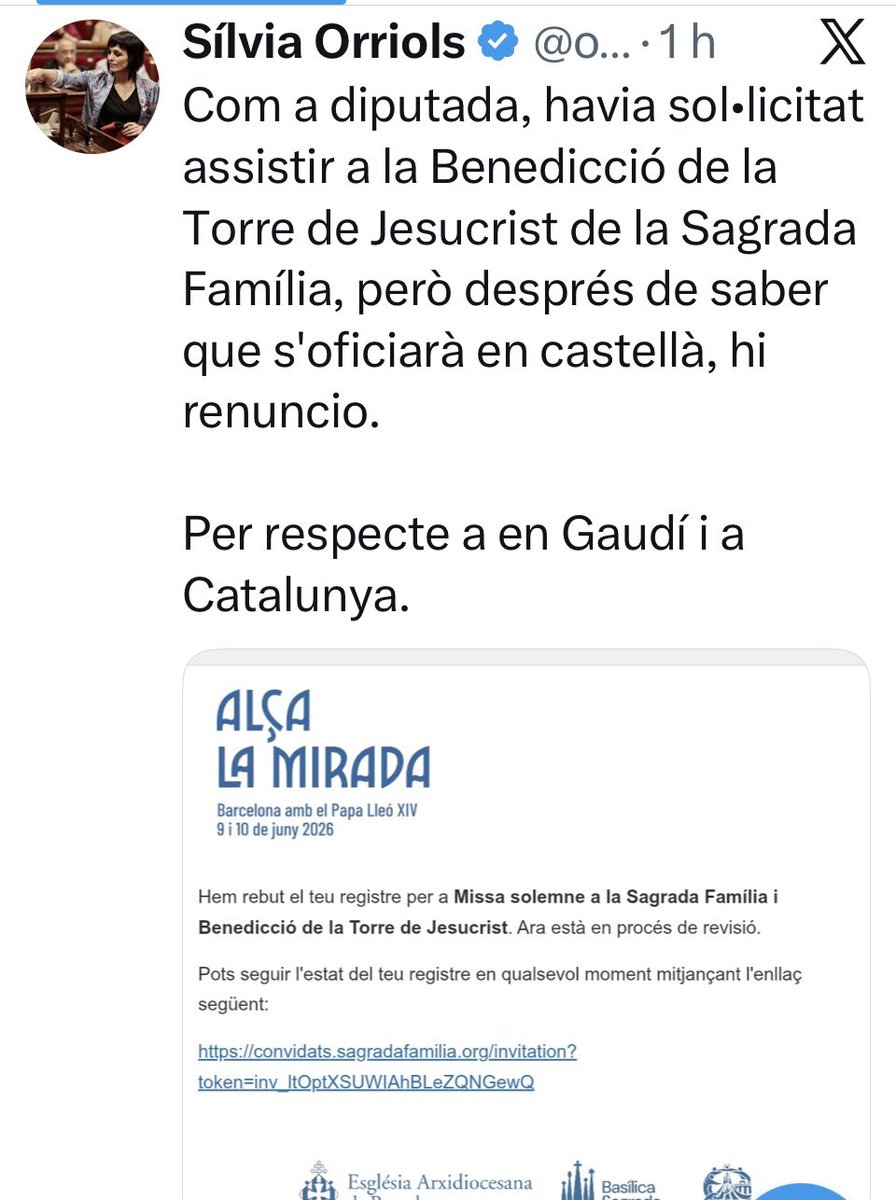 viquirepublica's tweet photo. - No, a la Nit de les Lletres Catalanes.
- No, a les víctimes del 17-A.
- El Borbó al Mobile i presència de Catalunya, altre cop, al dia de la hispanitat 
- Pactes de milions per la llengua, mentre parlen en castellà.
- A Mèxic, promocionant el castellà.
- Promoció de l’oli de Jaén
- Normalització de  “Lérida”, “Gerona” i “Bajo Llobregat”.
- Creu de Sant Jordi a la León.
- Avalen el retorn de les obres de Sixena.
- Fan el buit als castellers, les pubilles i les tradicions del país, mentre omplen carrers a cop de sevillanes
- Per San Jordi a Madrit
- Una consellera d’Interior que no coneix les comarques catalanes.
…
I ara beneiran íntegrament en castellà l’obra d’un català que va ser detingut per negar-se a abandonar la seva llengua.

Motius per indignar-se, denunciar i que tot peti en sobren.

El que falta no són raons, sinó institucions i dirigents disposats a defensar Catalunya amb la mateixa fermesa amb què avui n’accepten la subordinació.

I de tots els partits que ompliran les primeres files, només n’hi haurà una que no hi serà: Sílvia Orriols.

La resta callaran, assentiran i acudiran disciplinadament a la pròxima baixada de pantalons.

Després ja tornaran a fer discursos grandiloqüents sobre dignitat, país i defensa de Catalunya.

Els fets, però, sempre acaben parlant més fort que les paraules.

Tot en ordre a la colònia.