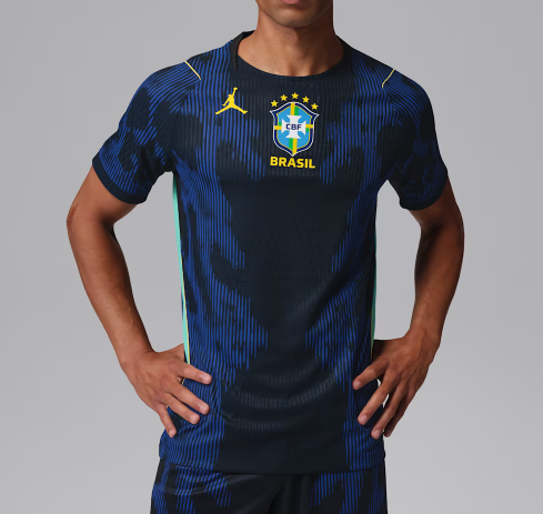 pedroconfort's tweet photo. @_colourmeamused And for some reason our away kit is being merchandised by michael jordan's brand? Doesn't look bad tho. https://t.co/GlE40YJhNn