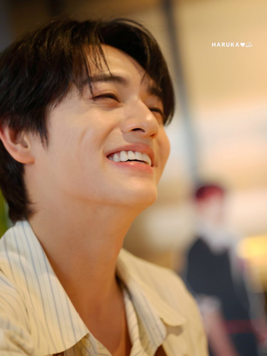 sungyun_0805's tweet photo. 260531 One in a Million - Shanghai🇨🇳
COSMO Cafe ☕💚💚
#성윤 #SUNGYUN #ソンユン
#nSSign #엔싸인  #エンサイン https://t.co/RusK1EtiWS