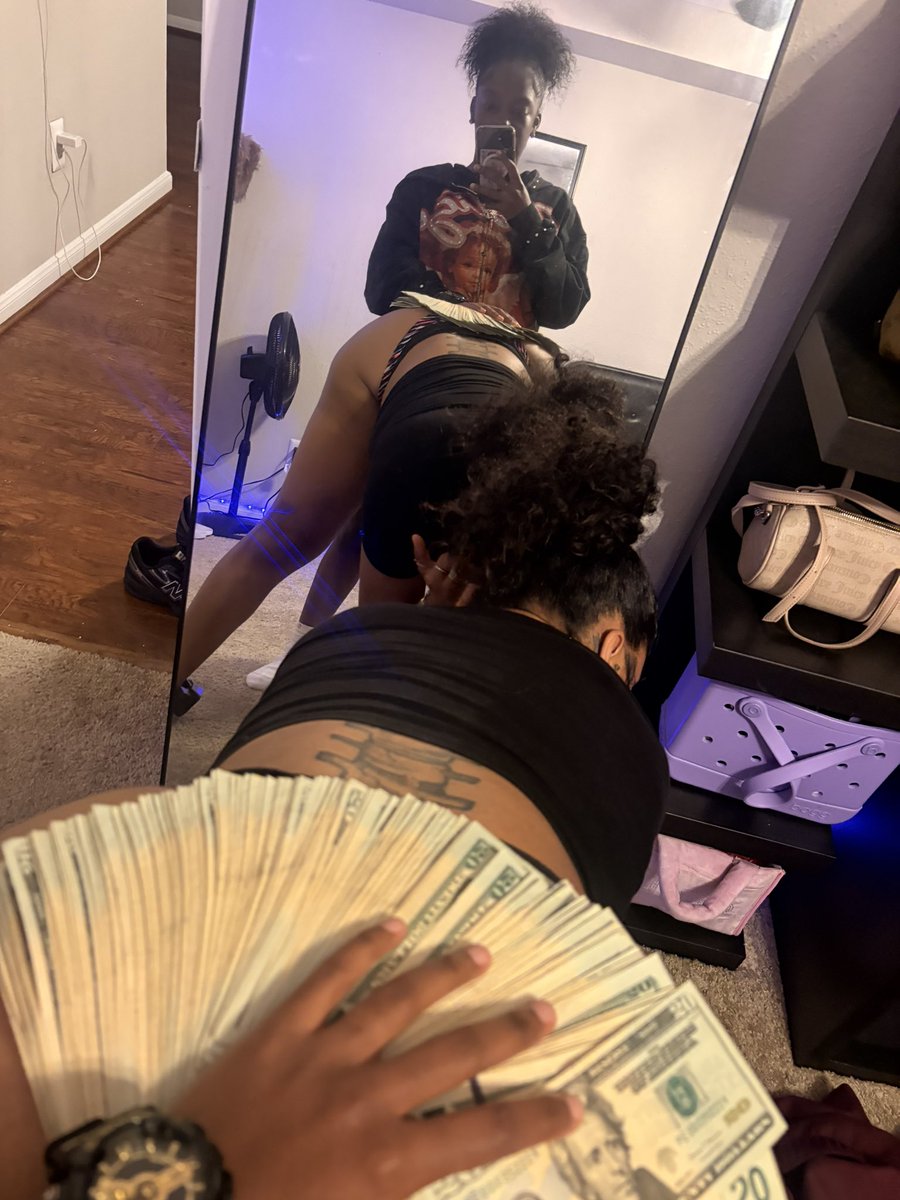 LylEbony's tweet photo. I’m her 🅿️😂 https://t.co/KC3hXDCWhk