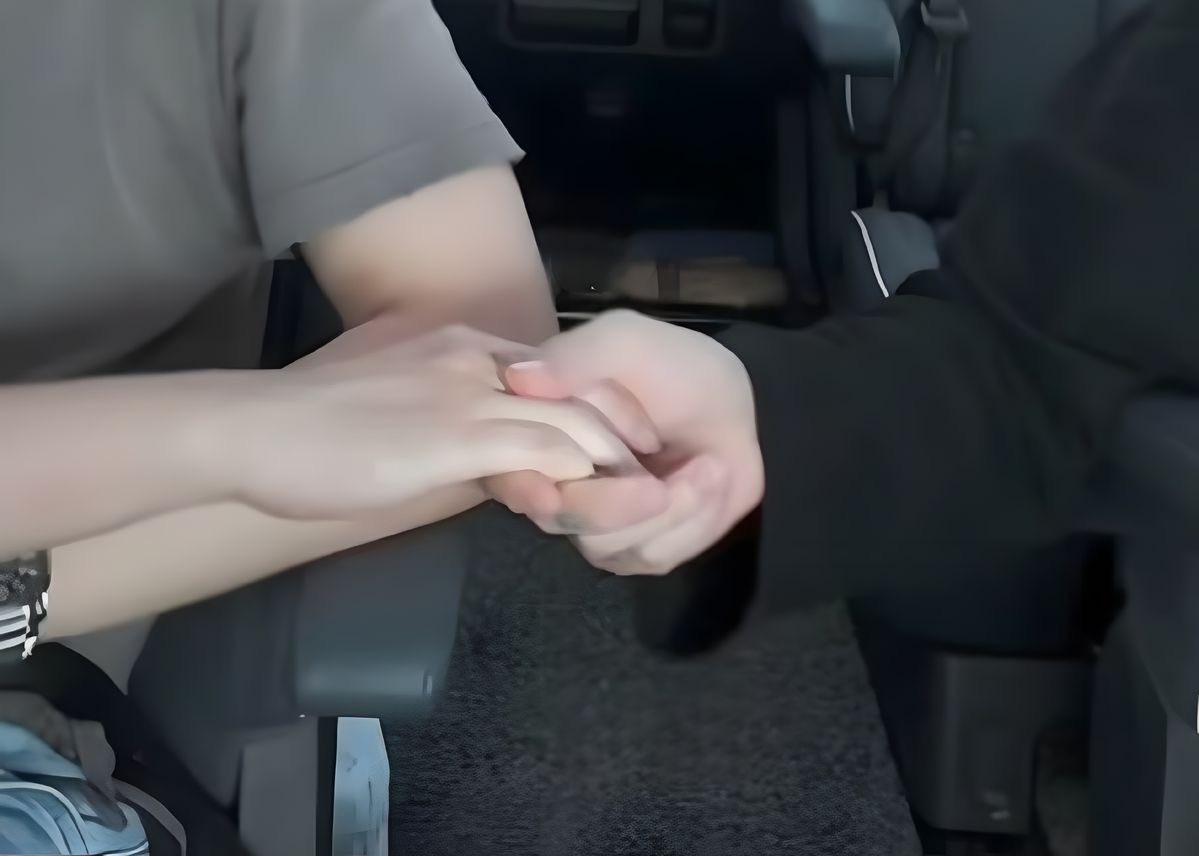 koomiville's tweet photo. not jungkook treating jimin like a princess even during a simple hand hold 😭😭 https://t.co/mppZuxSHHv