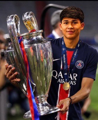 Pedrino_BAR's tweet photo. EXCLUSIVE 🚨: Dro Fernandez now have a Champions League and Lamine Yamal does not 😔. Curlers do you regret ??? https://t.co/lQLaUpanBh