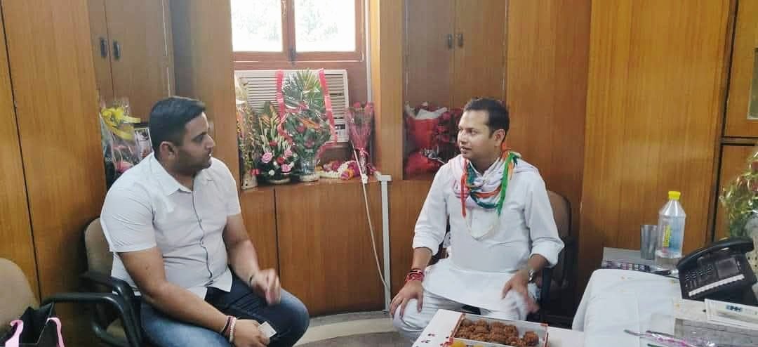 VicharVyas's tweet photo. Rca के पूर्व अध्यक्ष बड़े भाई वैभव गहलोत जी को जन्मदिन की शुभकामनाएं...wishing a very happy birthday to @VaibhavGehlot80 ji #RcaPresident #VaibhavGehlot #HappyBirthday https://t.co/oLg7qnlMfs