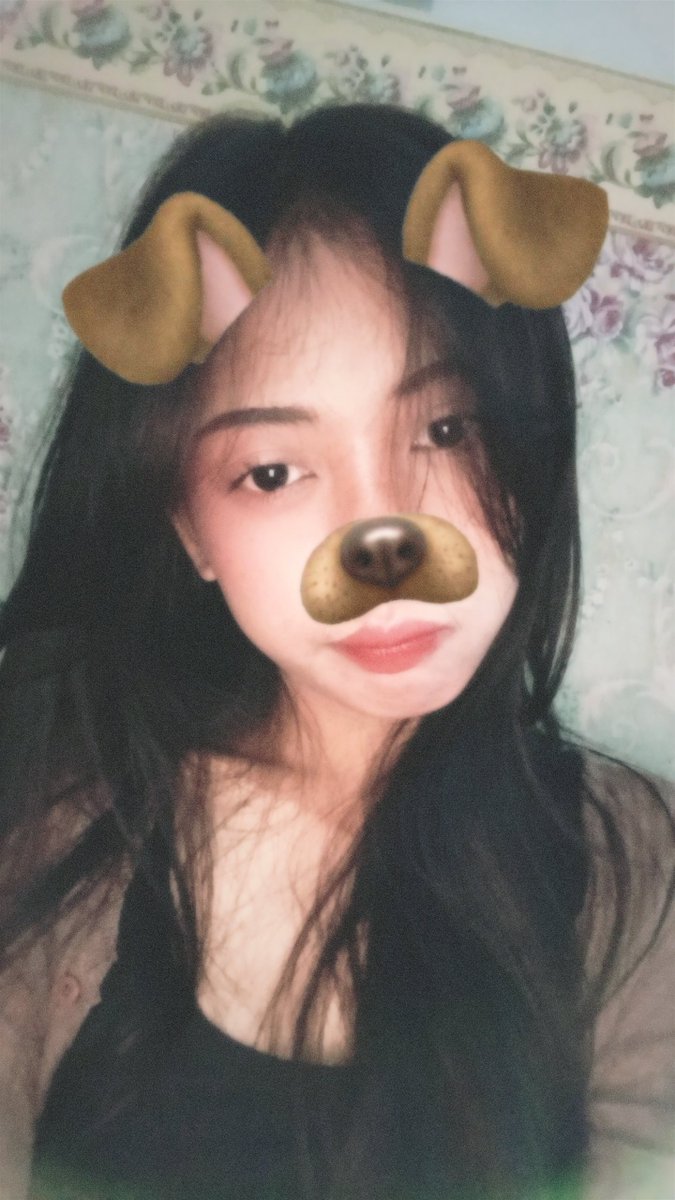 phtromtic's tweet photo. kasian cwo aku hrs LDR sm aku yg cantik, imut ini https://t.co/EaSIFymQbc