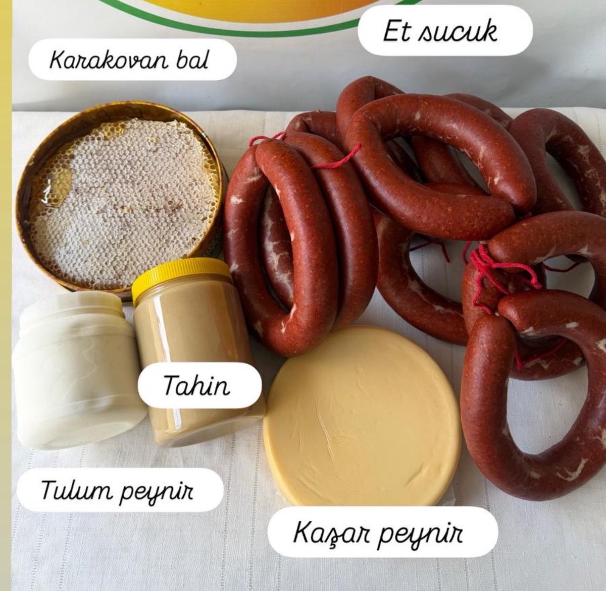 dogal_hanem1's tweet photo. Satış yapmam lazım 
Arkadaşlar RT yapabilir misiniz 

Karakovan bal
Et sucuk 
Tahin 
Tulum peyniri 
Karadut pekmezi 
Tarhana 

0501 342 02 91 whatsapp https://t.co/GwubdrJGgq