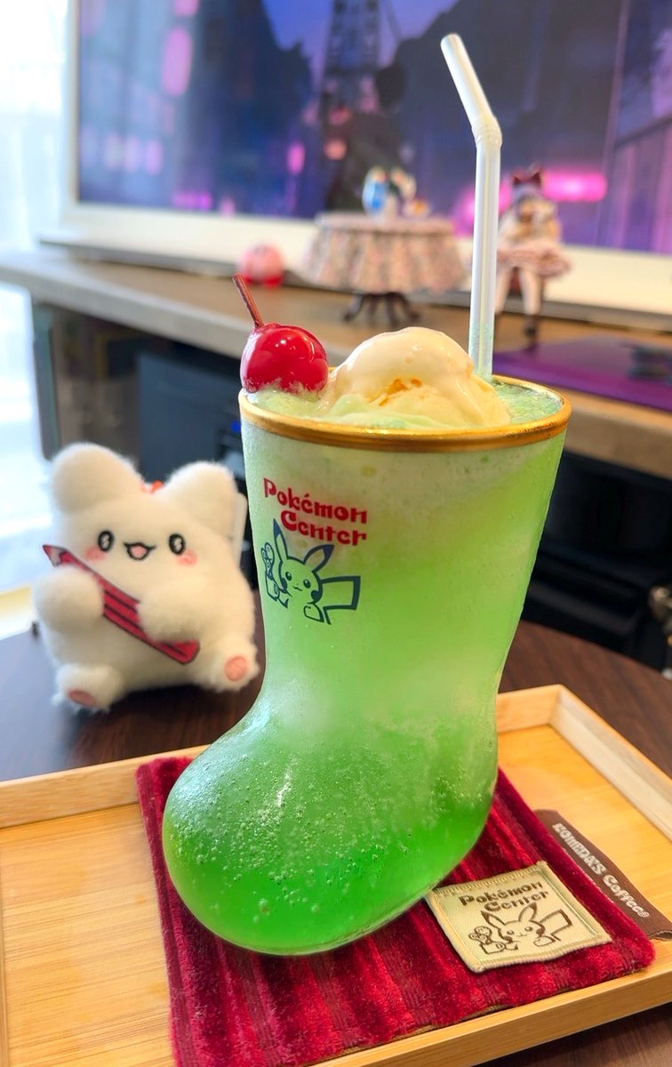 そろそろクリームソーダ研究会の季節なのでね……🍨