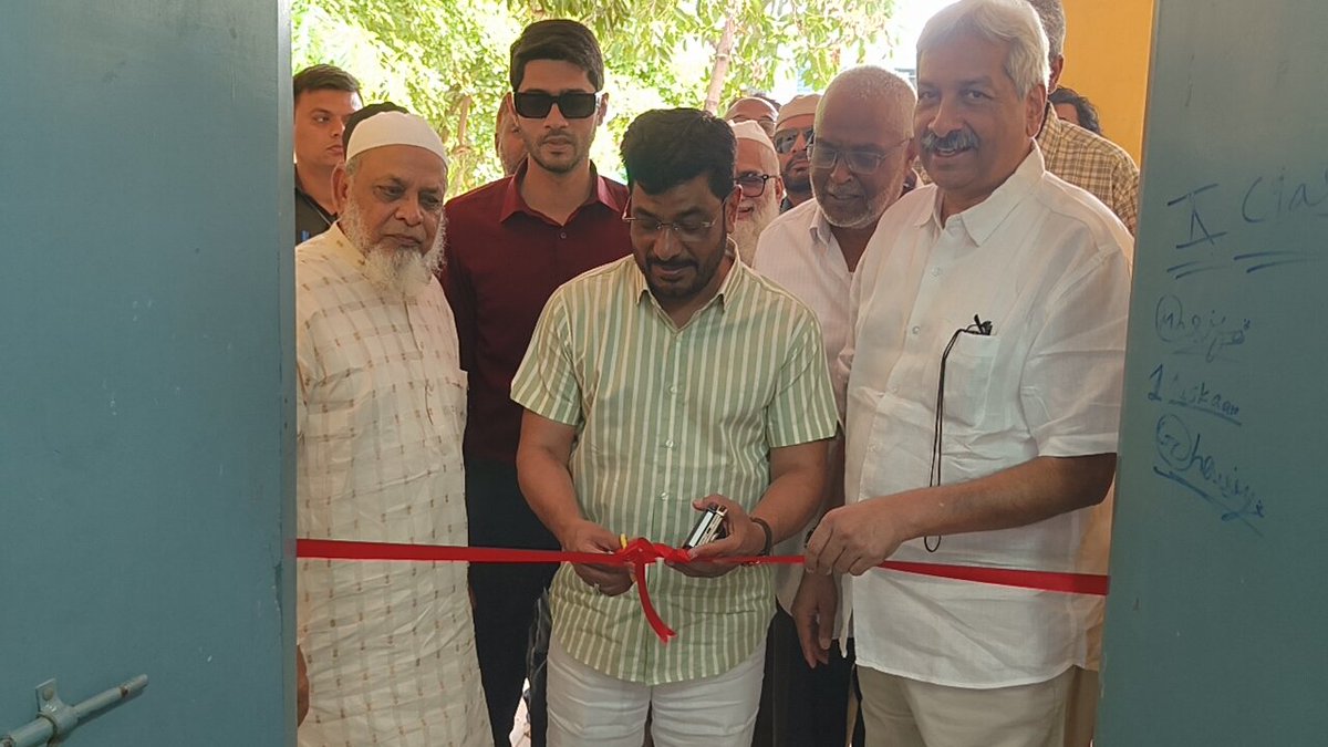 WasayAimim's tweet photo. AIMIM Yakutpura MLA Jaffar Hussain Meraj along with ex-corporator Reinbazar Mohammed Wasay Uddin sahab attended the inauguration of Ashraful Madaris Madarsa at Murtuza Nagar, Imlibun, Rein Bazar Division. The initiative by Ashraful Madaris Educational Society https://t.co/NmrQiRTjgx