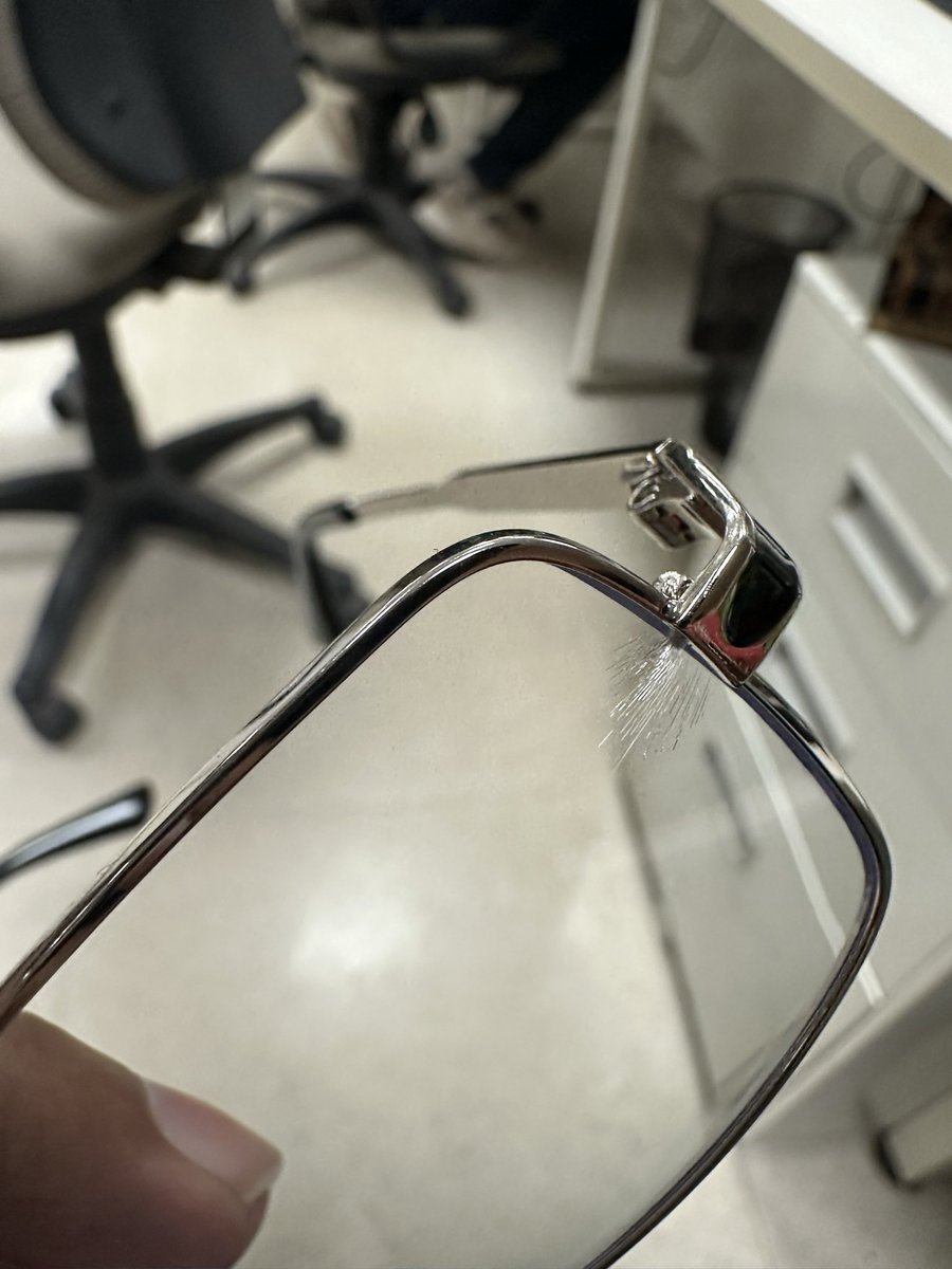 iharshpatel_'s tweet photo. Hello @Lenskart_com , I am extremely disappointed with my experience. The original glasses were delivered with a broken lens, and after requesting a replacement, I received another pair with a frame symmetry/alignment issue.
Even my honest review not showing on lenskart. https://t.co/NrAq51UGNO