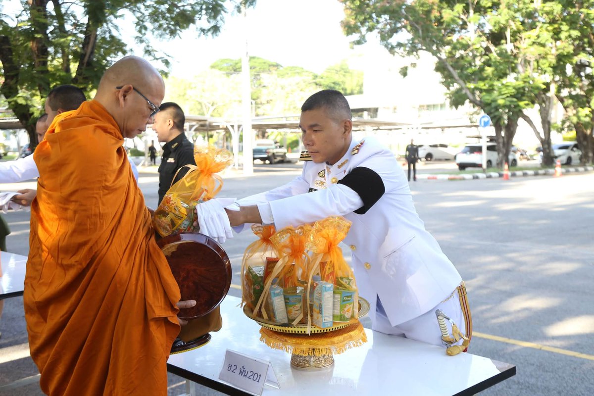 201_engineer's tweet photo. วันเฉลิมพระชนมพรรษา สมเด็จพระนางเจ้าสุทิดา พัชรสุธาพิมลลักษณ พระบรมราชินี 3 มิถุนายน 2569
พ.ท.วิศว บุญมา ผบ.ช.2 พัน.201 พร้อมด้วยกำลังพลของหน่วย ร่วมกิจกรรมเนื่องในโอกาสวันเฉลิมพระชนมพรรษา สมเด็จพระนางเจ้าสุทิดา พัชรสุธาพิมลลักษณ พระบรมราชินี 

#พระราชินีสุทิดา
#พระราชินีในดวงใจ https://t.co/mJcQWI7Ajv