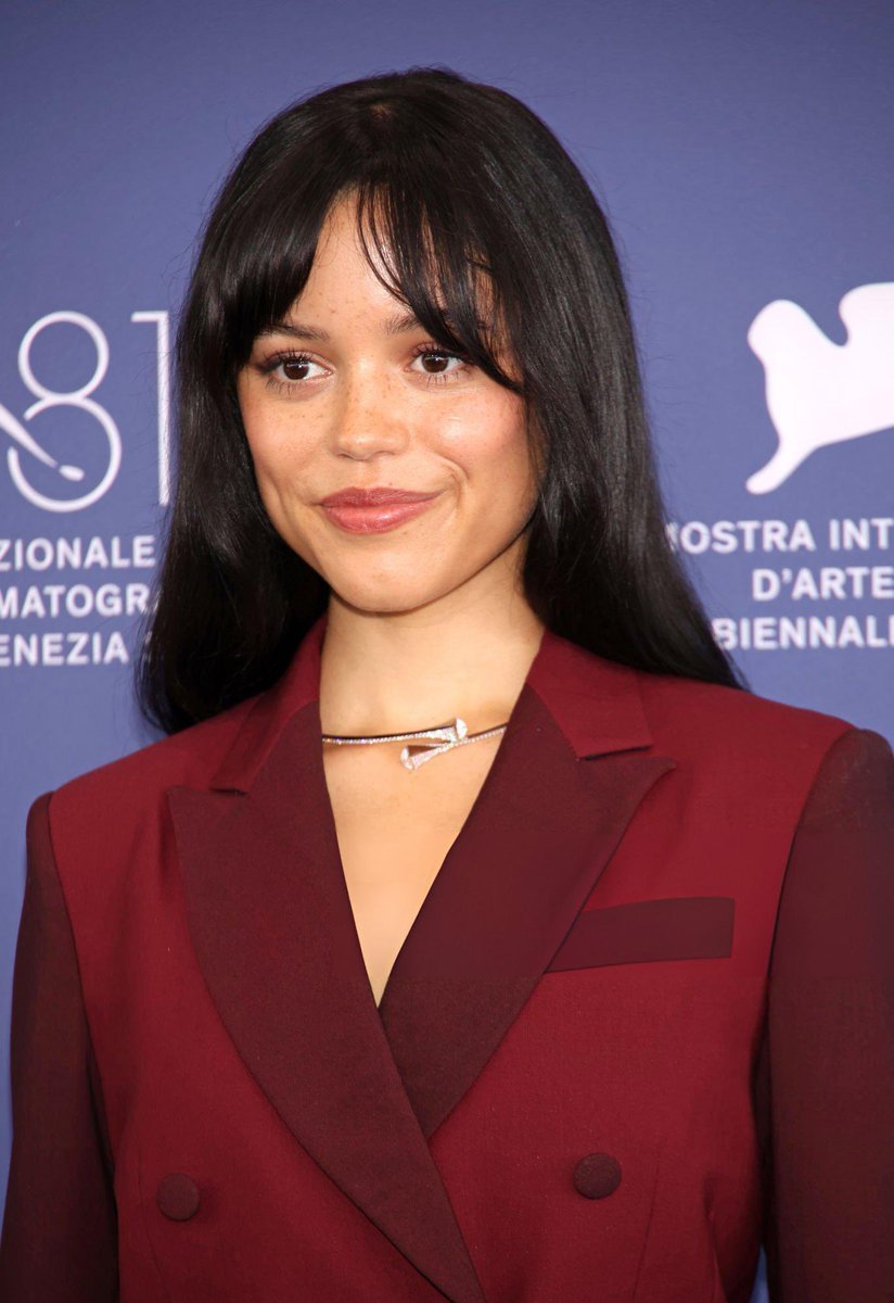 ScreenReplica's tweet photo. no words. just jenna ortega. https://t.co/BLqck4rrZW