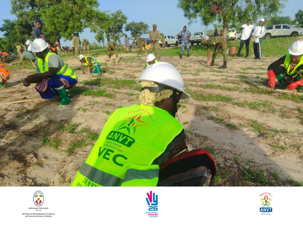 anvt_togo's tweet photo. Ce 1er  juin, les #VEC ont marqué leur engagement aux côtés  des autorités en mettant en terre les jeunes plants. Pour ce premier jour qui marque le lancement officiel de la campagne du reboisement, 10 218 variétés de plants ont été  mis en terre..

#1Juin
#CRVCentrale
#ANVT https://t.co/lNv341hGpP