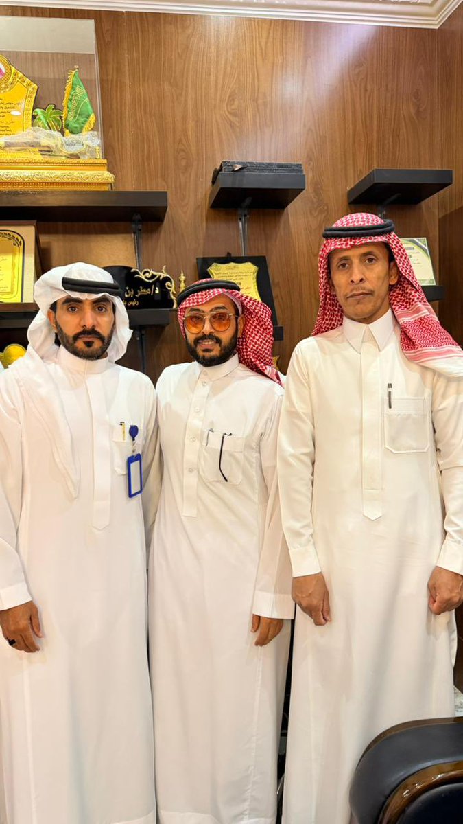 AlhadithaM's tweet photo. #بلدية_الحديثة تقيم حفل معايدة لمنسوبيها بحضور سعادة رئيس البلدية د. مطر العنزي  بعد إجازة #عيد_الأضحى_المبارك . https://t.co/fokq9mDJFX