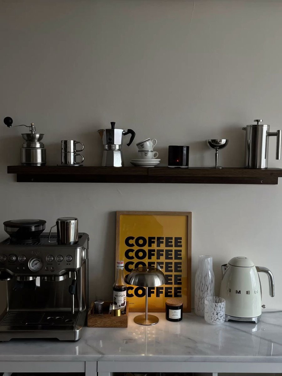 Olive6ypril's tweet photo. need this type of coffee nook in my house https://t.co/nZ86WjwfkE