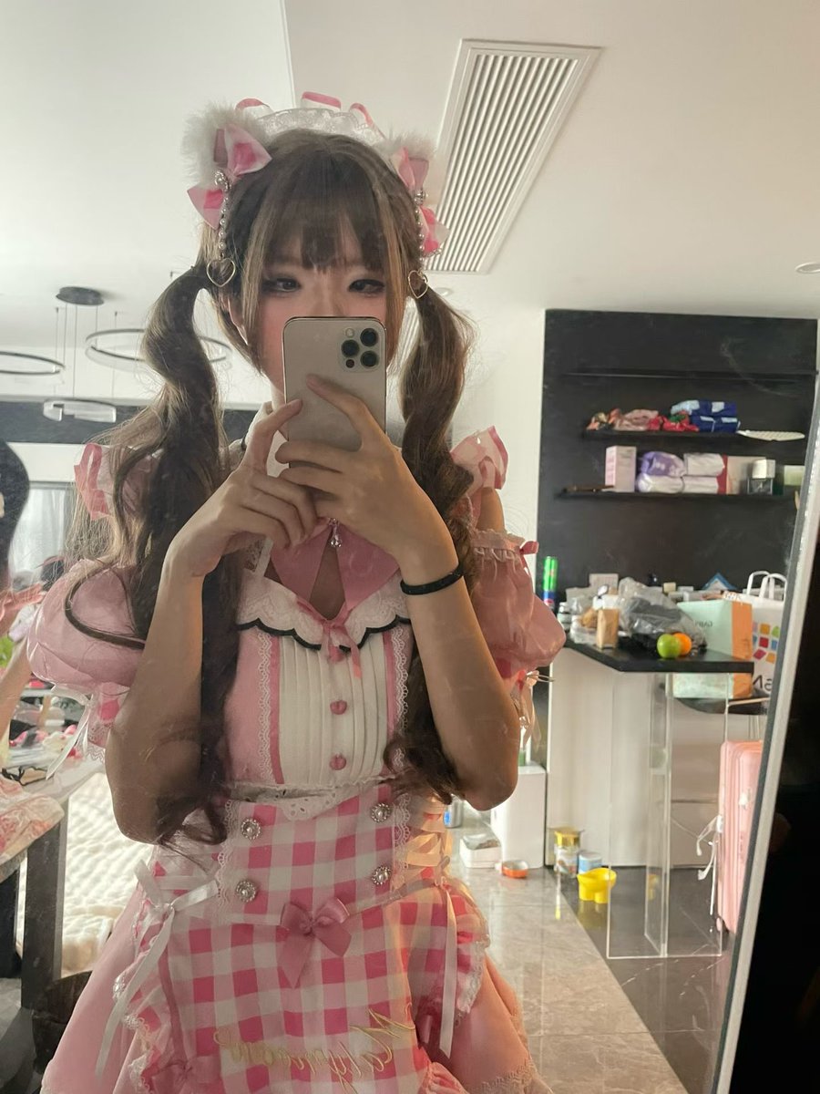Zylah777's tweet photo. 今天是���味的小蛋糕，你们喜欢吗～ https://t.co/4RjmQk1lyX