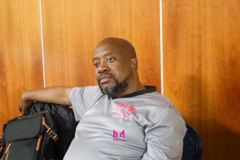 Munghana's tweet photo. [Emoyeni] @Phaphamamlfm na @DjBrianRikhotso, @Connymikateko hi vuhumelerisi bya @ThatXolaniGuy. Sungula mixo hi matimba lamakulu #makombandlela https://t.co/bta3DejxJJ