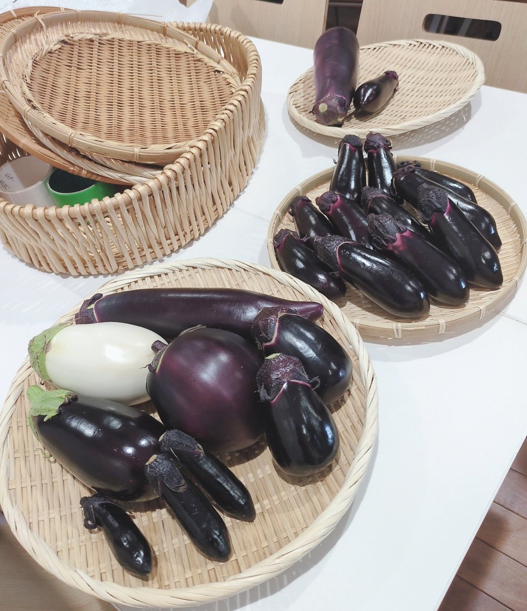 rinakichi3's tweet photo. ★#りな飯 お告知★
皆さま、明日は亀戸でございます。
何をするかって??
🍆🍆🍆🍆🍆🍆🍆
茄子まつりです!!
🍆🍆🍆🍆🍆🍆🍆
台風なんて存じません!
麻婆茄子かもしれないし
茄子の焼き浸しかもしれないし
ラタトゥイユかもしれません。
とにかく、茄子です!!
お楽しみに❤
#KET @INTHEAIRSETLIST https://t.co/elu2yjEYq1