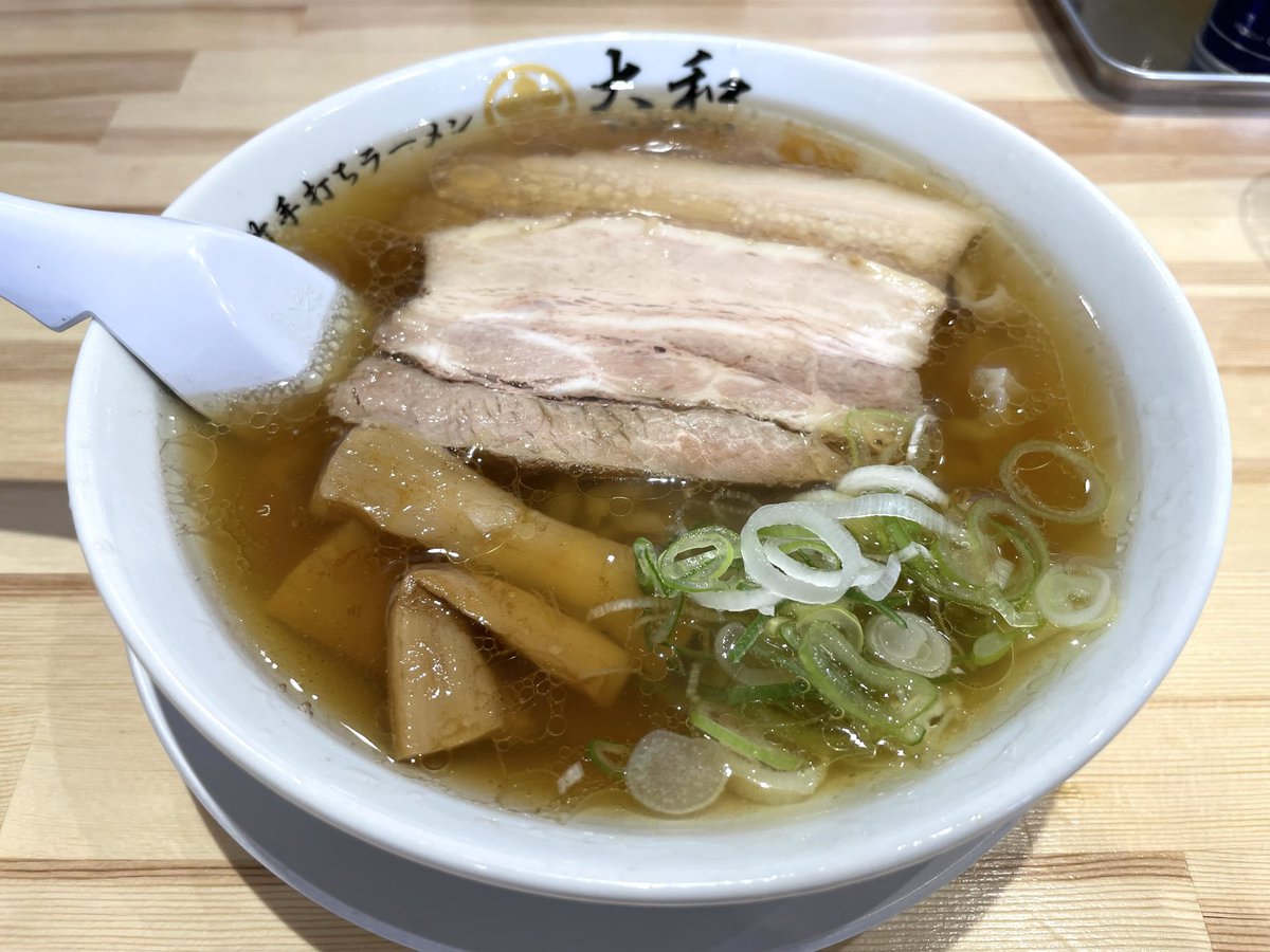 99mpv's tweet photo. 麺活Tuesday🍜
佐野青竹打ちラーメン大和　厄除け大使店
◉ラーメン

佐野に来たので佐野ラーメン😋
手打ち麺が美味しかったです。
#佐野青竹打ちラーメン大和 https://t.co/Hde3HdgQXs