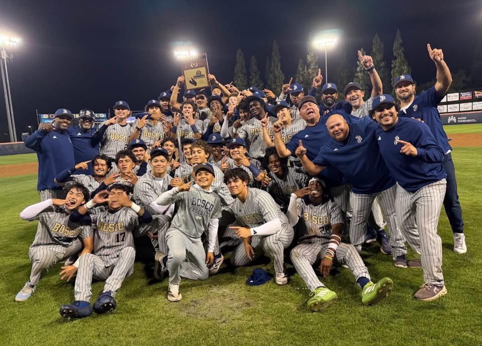 AngelaOhira's tweet photo. Boys did a thing Friday Night🤙🏼
Back 2 Back CIF SS Champs https://t.co/mh7N3nU9L7