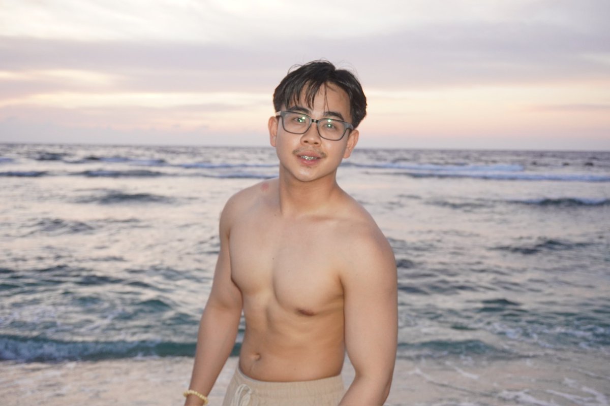 jercmabal's tweet photo. i might ruin your focus https://t.co/mPQ1Si5ZXg