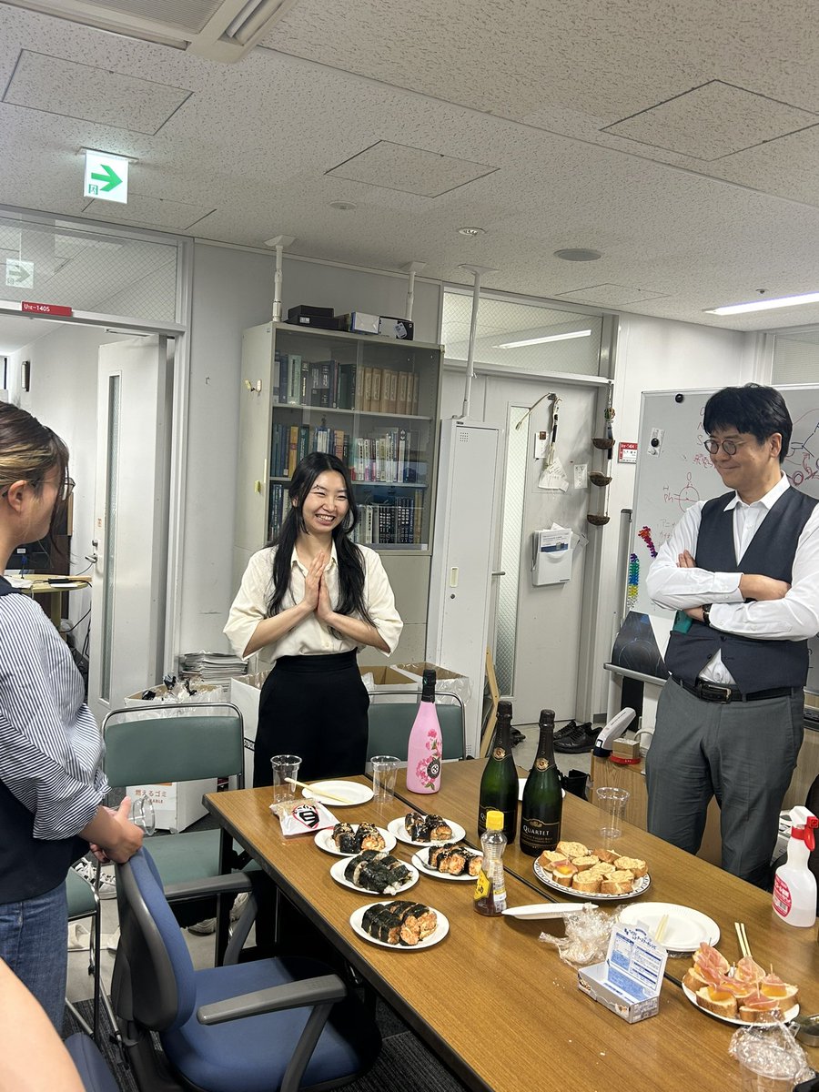 Sakurailab_OU's tweet photo. D3のSvetlanaの博士論文発表会がありました。発表お疲れ様です！
Good job, Sveta!!! https://t.co/QN1ct4V5xR