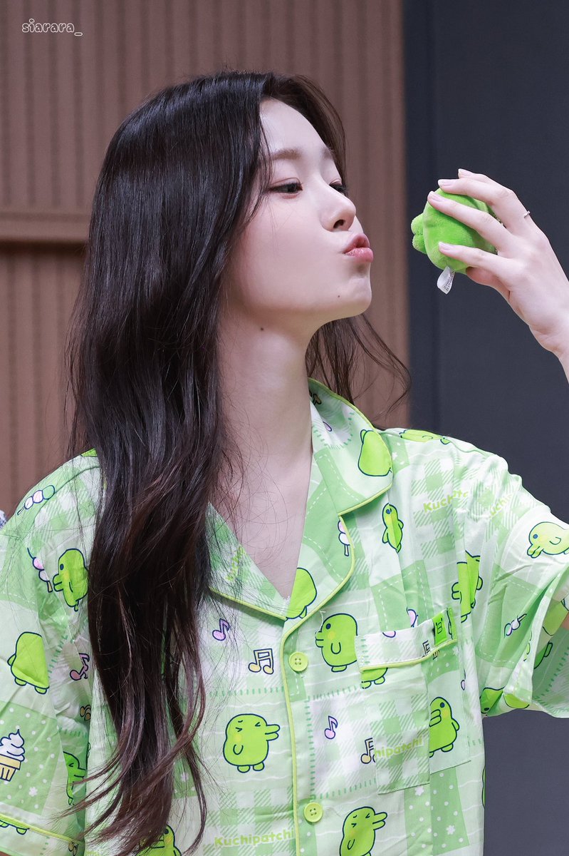 siarara_'s tweet photo. 260517 뮤직플랜트 💚
#이프아이 #카시아 #ifeye #KASIA https://t.co/Bk10ujezIP