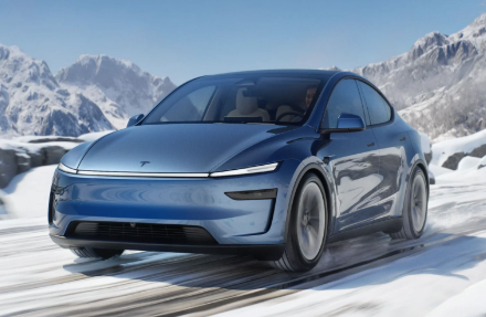 unitedBananas88's tweet photo. Buying a Ferrari Luce is an IQ test. 

Option A) Pay $640,000 for a Ferrari Luce. Look like a fool driving a massively overpriced Nissan Leaf.

Option B) Pay $54k for a Tesla Model Y Premium with AWD. Drive one of the most advanced and safest autos in the world. Experience cutting edge full self driving. Invest the remaining 586,000 in Tesla stock (or a group of leading tech stocks).

4 years later:  

Option A result) Ferrari owner is trying to salvage value but having a hard time selling his Luce for $175,000.

Option B result) Tesla owner loves FSD and the safety. The $586k stock investments have grown into $800-$1 million.

Choose wisely.