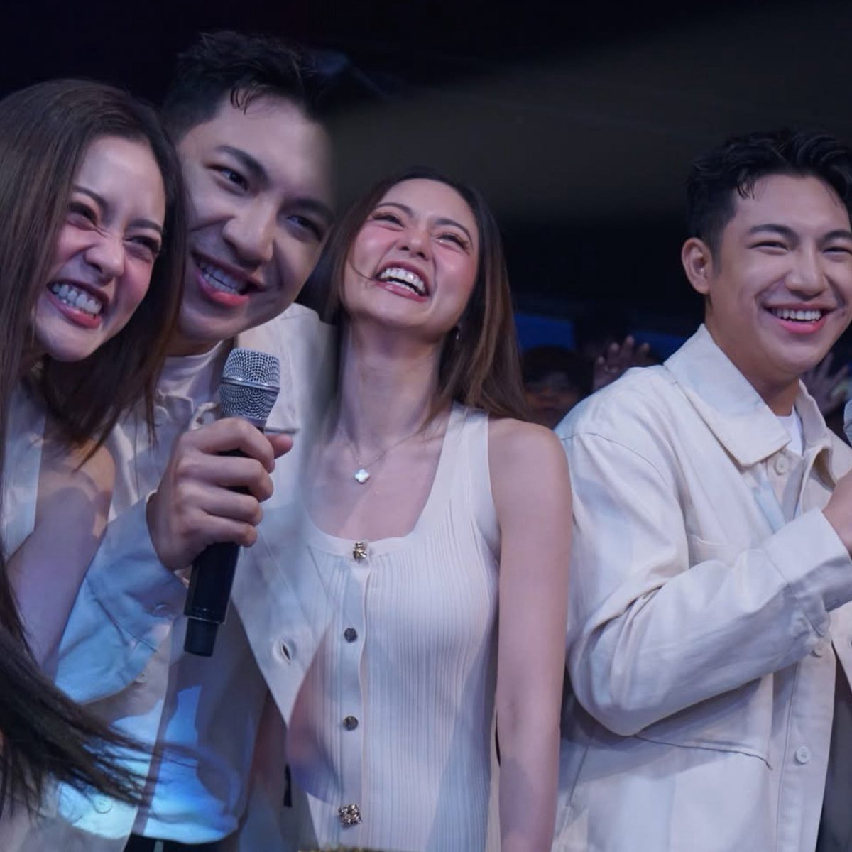SUNxTEA's tweet photo. Proof that the best moments are the unscripted ones. Loving this energy!💖💚 @prinsesachinita @Espanto2001 https://t.co/MDIkK5JsAD