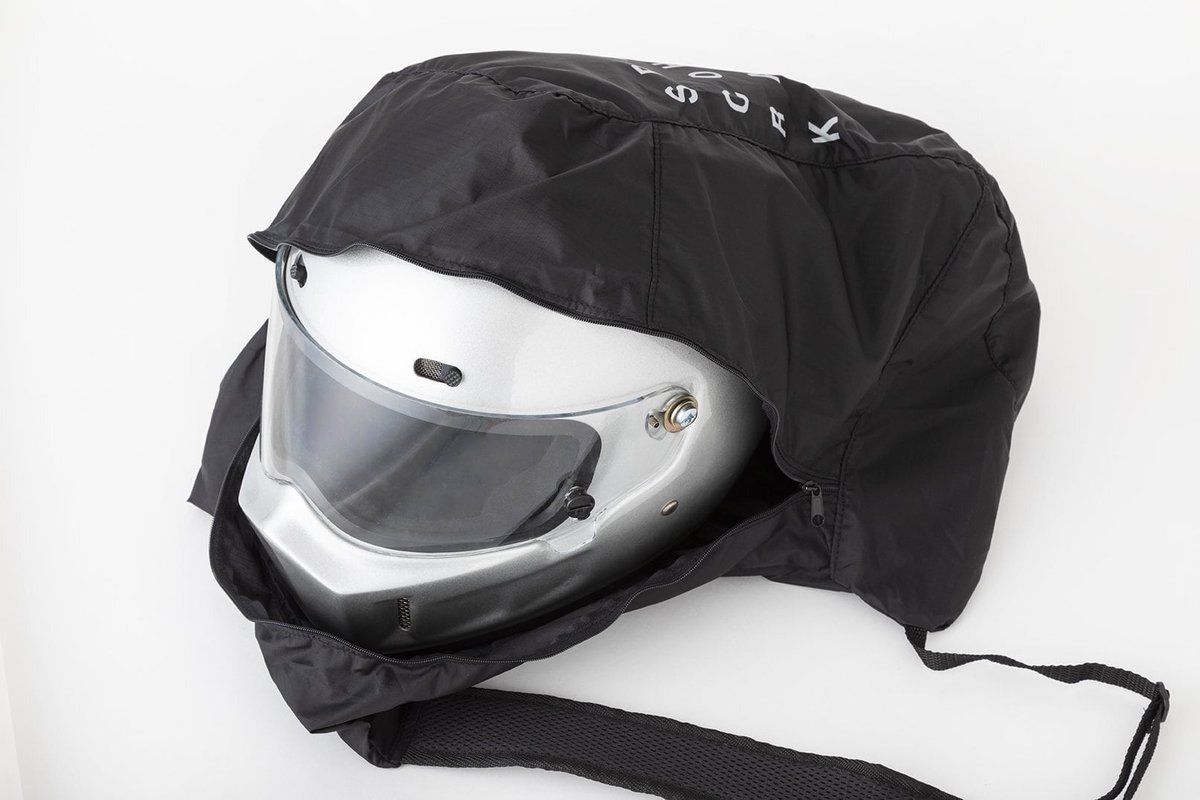 SA2Official's tweet photo. SHINICHIROARAKAWA
[ Helmet BAG ] 

携帯性に優れたヘルメットバッグです
フルフェイスもスッポリと収納

リュック型でツーリング中のサブバッグとしても大活躍！
ギフトとしてのお求めも多いアイテムです

[ Helmet BAG ]
https://t.co/efVhpU8JVo

色：BLACK/ BLUE GRAY/ORANGE/ BLUE
定価：3,850円 https://t.co/tgoD5BpcGa