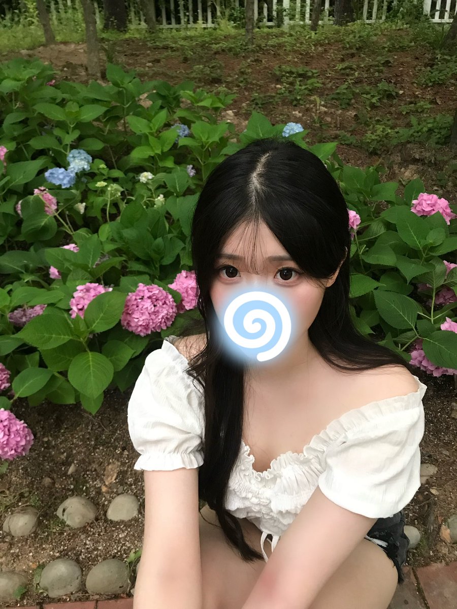 ttolomi's tweet photo. 꽃보고 와떠요
수국🪷💗🫰🏻💦 https://t.co/Gata8JXALd