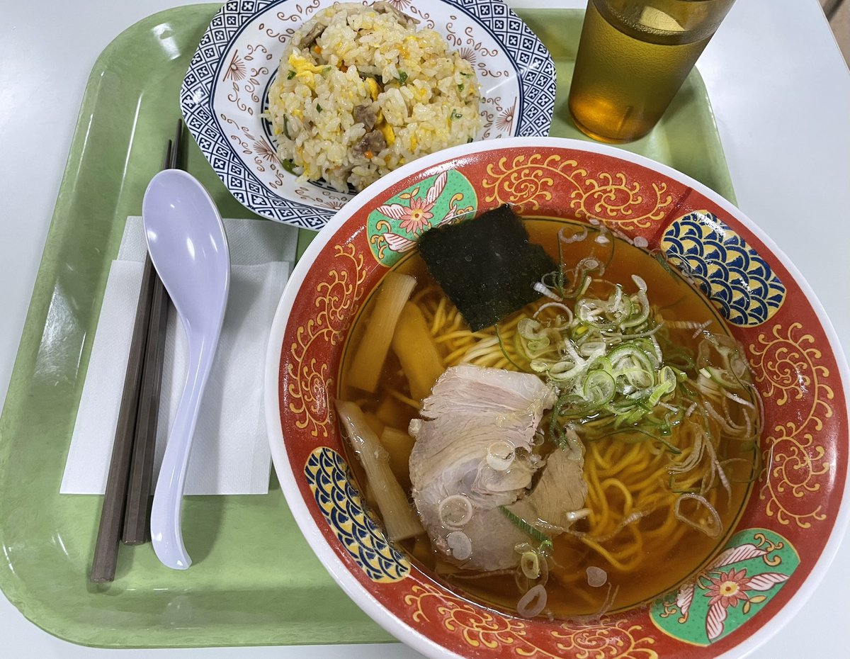 mtu__y's tweet photo. 火曜日限定ラーチャーセット🍜🍚
某さまのまねっこ🥢美味しかった〜でもこの後( ˘ω˘ ) ｽﾔｧしそうw https://t.co/jGwrCycdOS