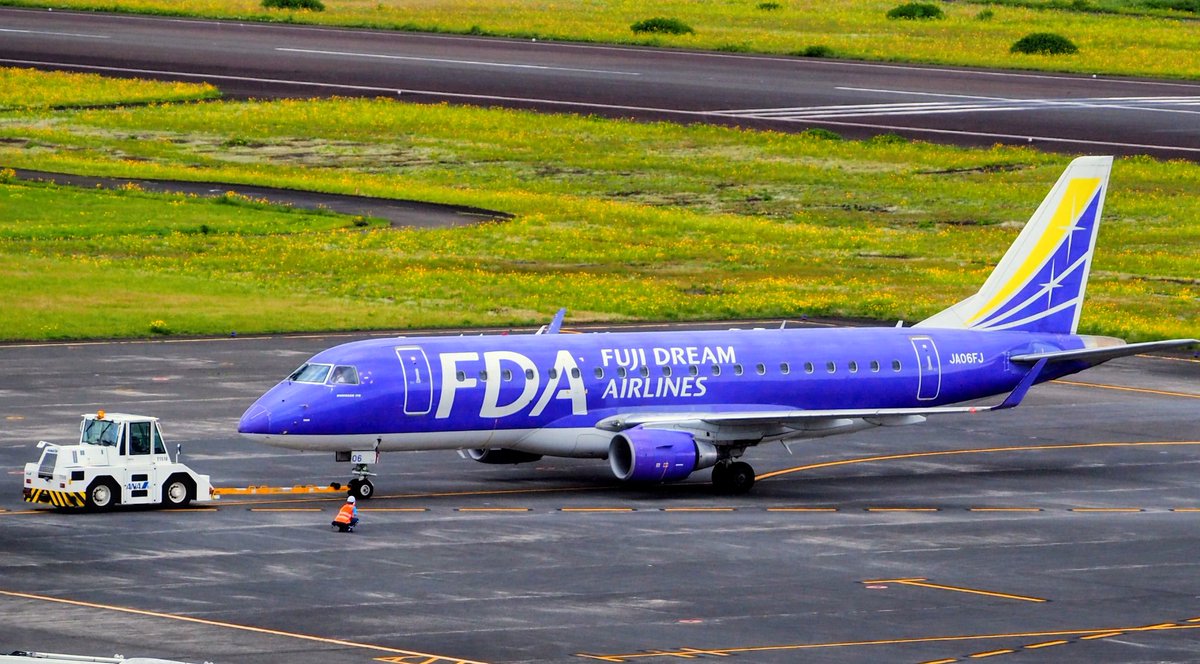 k19ch1's tweet photo. 6月2日
八丈島空港(RJTH)
FDAチャーター便12便
春季最終便
お疲れ様でした
南紀白浜⇒八丈島⇒神戸
RW08 JA06FJ パープル
#FDAチャーター便
#八丈島空港 #RJTH
#JA06FJ #FDA https://t.co/eyzrTmVRjl